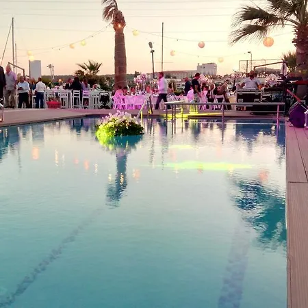 Dalian Elite Hotel Çeşme