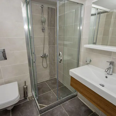 Hotel Dalian Elite 3*